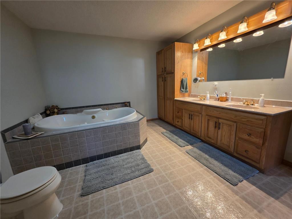 307 Brook Avenue N Porter MN 56280 7078267 image22