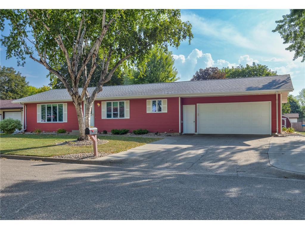 307 Carrow Street Marshall MN 56258 6408548 image1