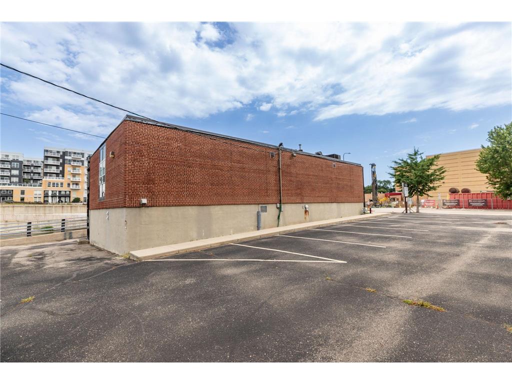 307 E Center Street Rochester MN 55904 - Zumbro 7061130 image39
