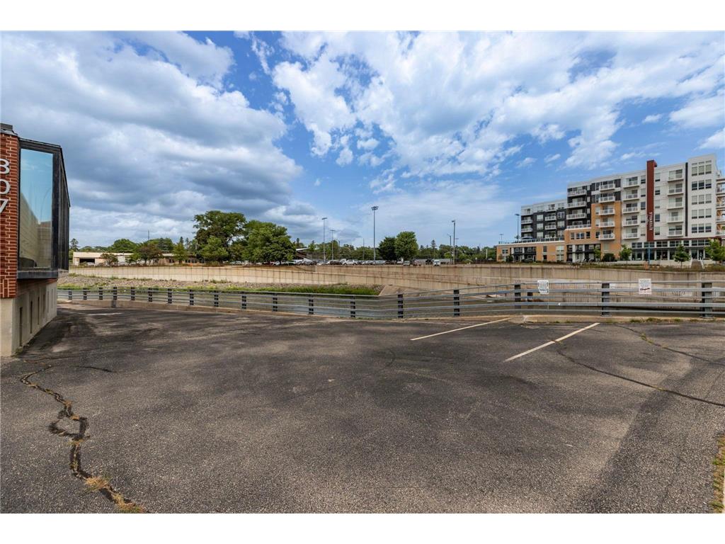 307 E Center Street Rochester MN 55904 - Zumbro 7061130 image40