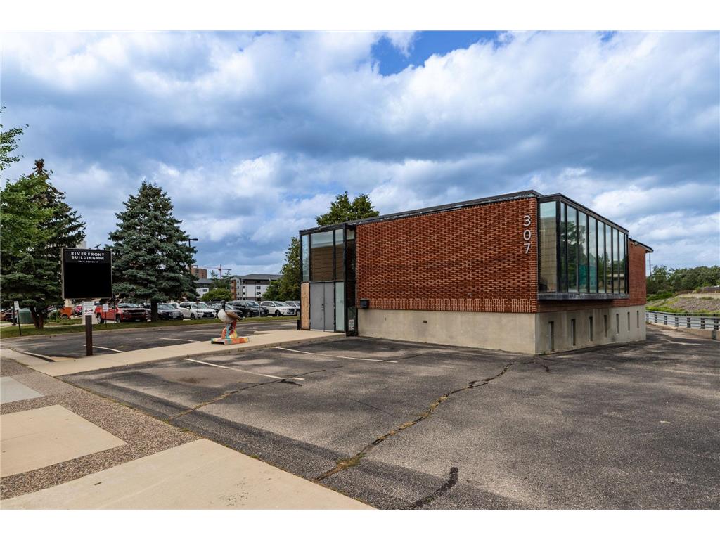 307 E Center Street Rochester MN 55904 - Zumbro 7061130 image49