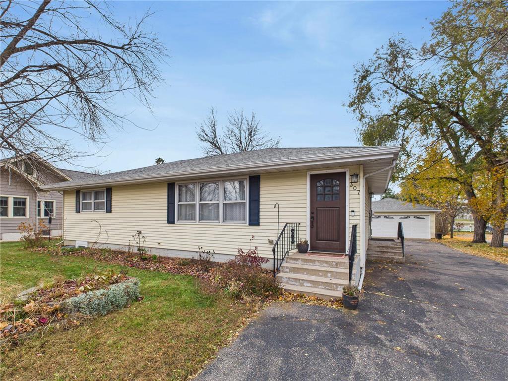 307 E Minnesota Street Saint Joseph MN 56374 6816798 image1