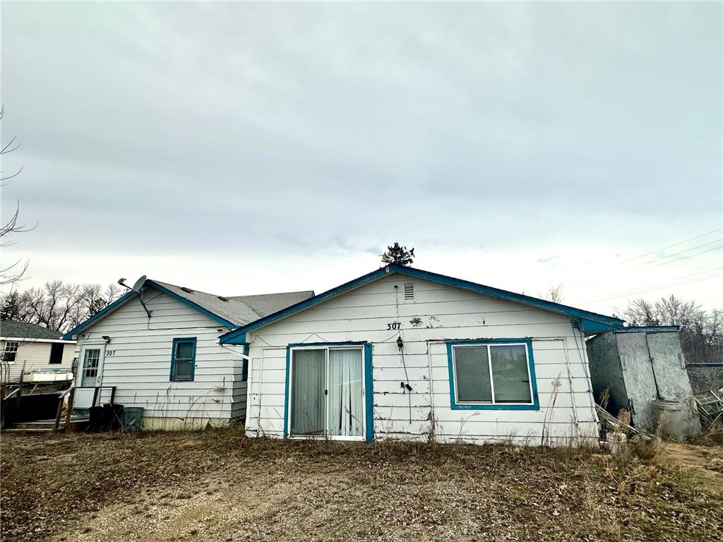 307 Lincoln Street SE Warroad MN 56763 6705400 image1