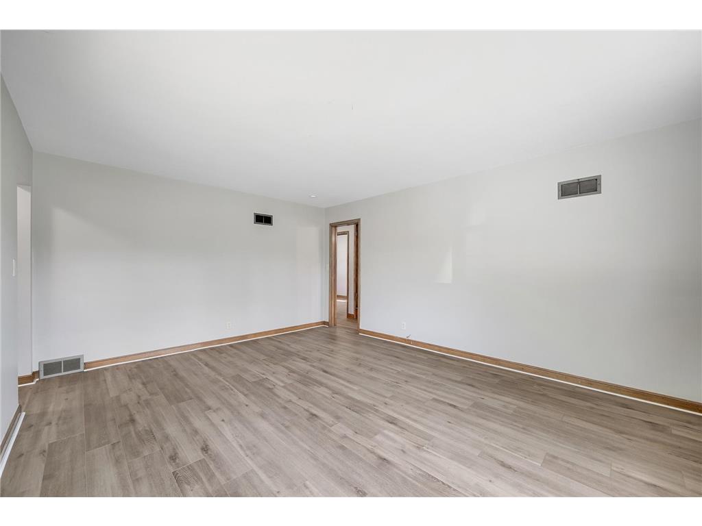 307 Lyndale Avenue N New Prague MN 56071 7108581 image9