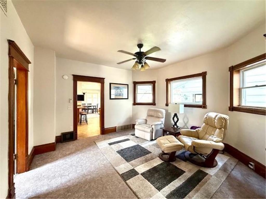 307 Main Street E Caledonia MN 55921 6761128 image24