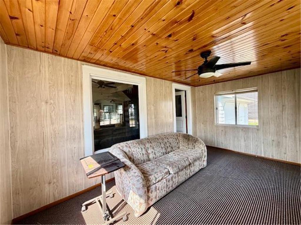 307 Main Street E Caledonia MN 55921 6761128 image26