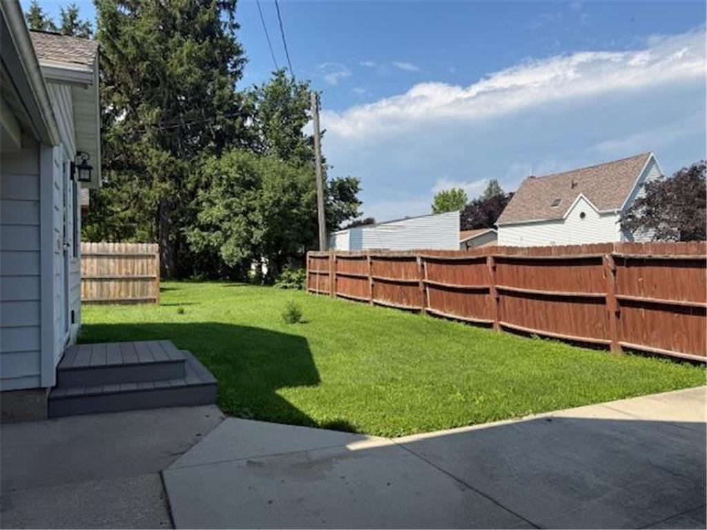 307 Main Street E Caledonia MN 55921 6761128 image3