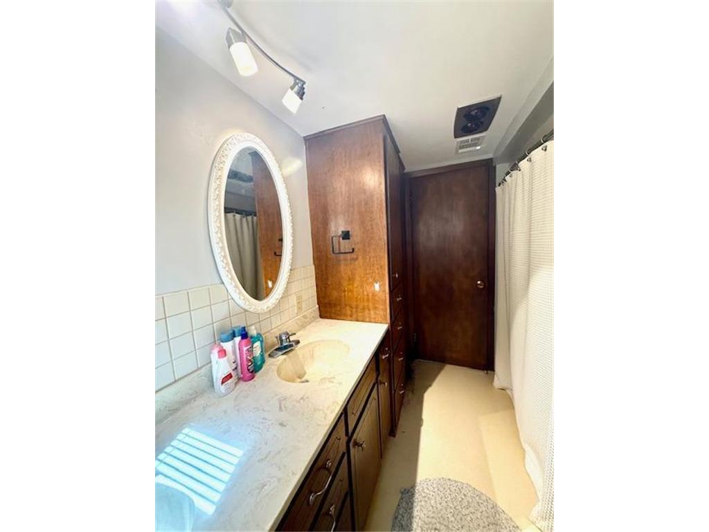 307 Main Street E Caledonia MN 55921 6761128 image35