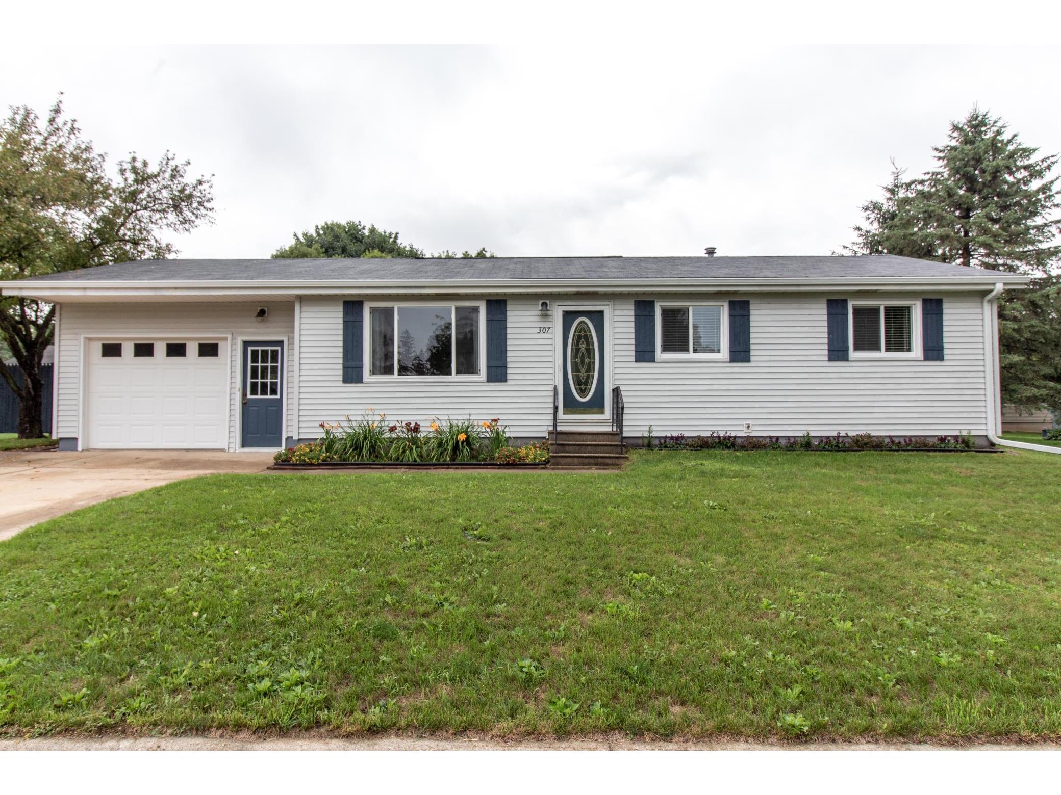 307 N Park Road, Le Roy, MN 55951 MLS 6025571 Edina Realty