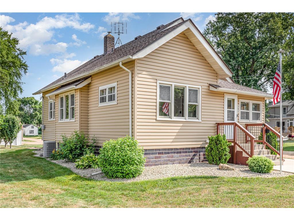 307 Oak Avenue SE Montgomery MN 56069 6399918 image1