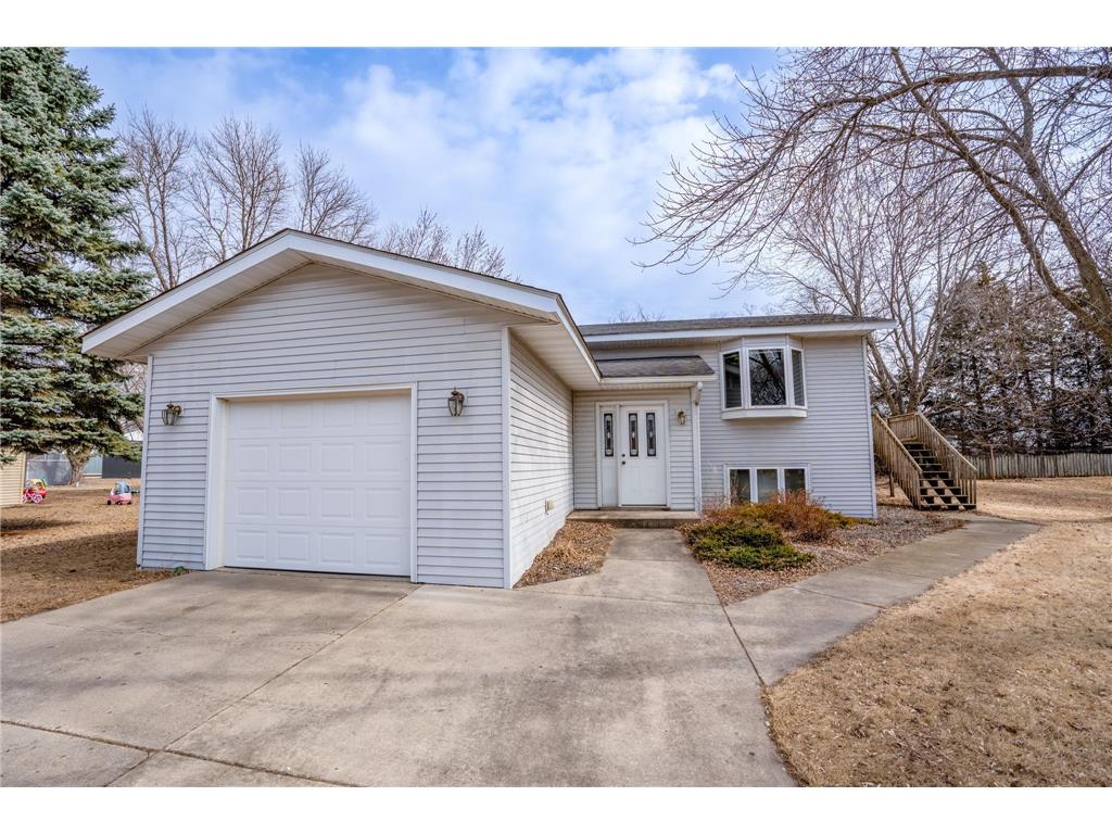 307 Pine Street SW New London MN 56273 6686276 image1