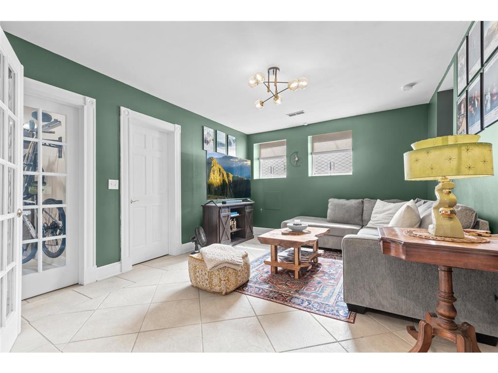 307 Ridgewood Avenue #4 Minneapolis MN 55403 7030503 image7