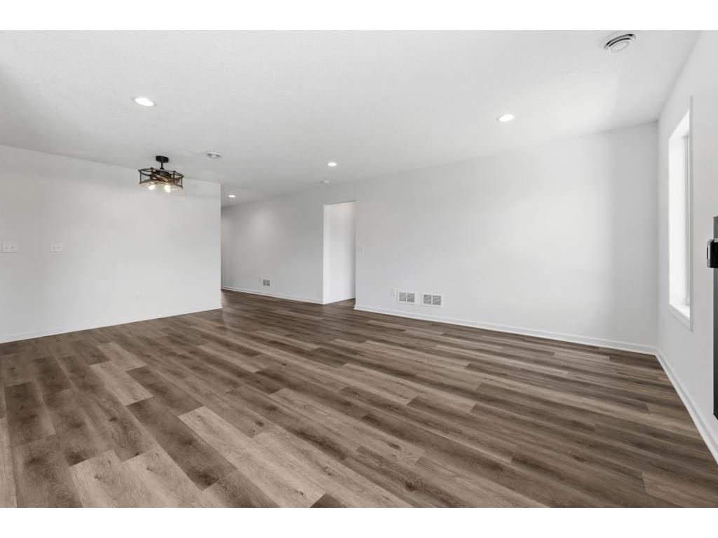 307 Sunset Avenue Mountain Lake MN 56159 7062915 image9