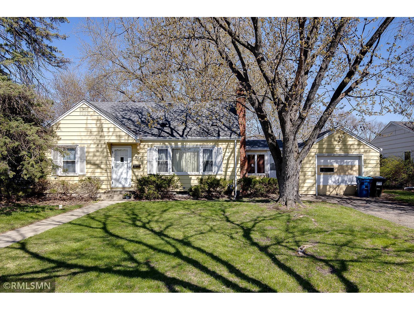 307 Sweet Briar Lane, Hopkins, MN 55343 MLS 5749473 Edina Realty