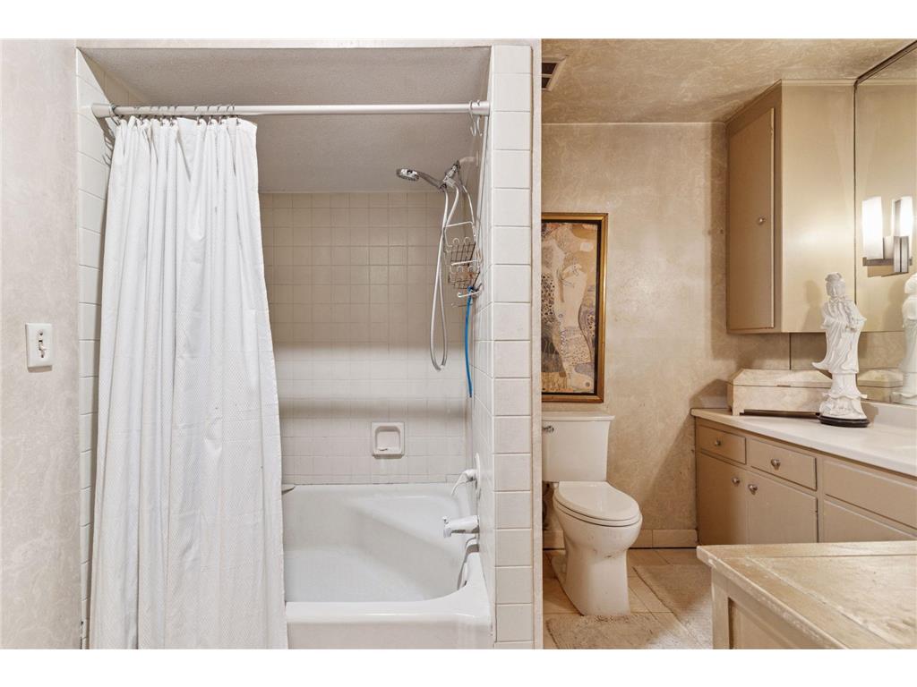 3076 Lexington Avenue N #A6 Roseville MN 55113 6815360 image34