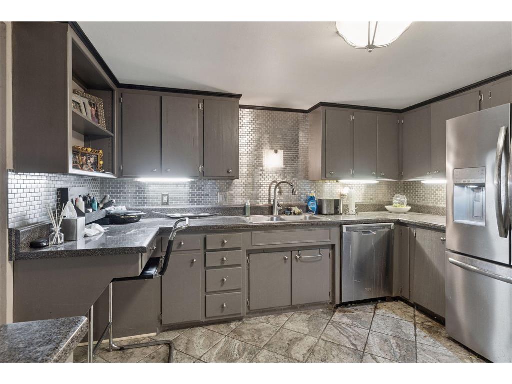 3076 Lexington Avenue N #A6 Roseville MN 55113 6815360 image9