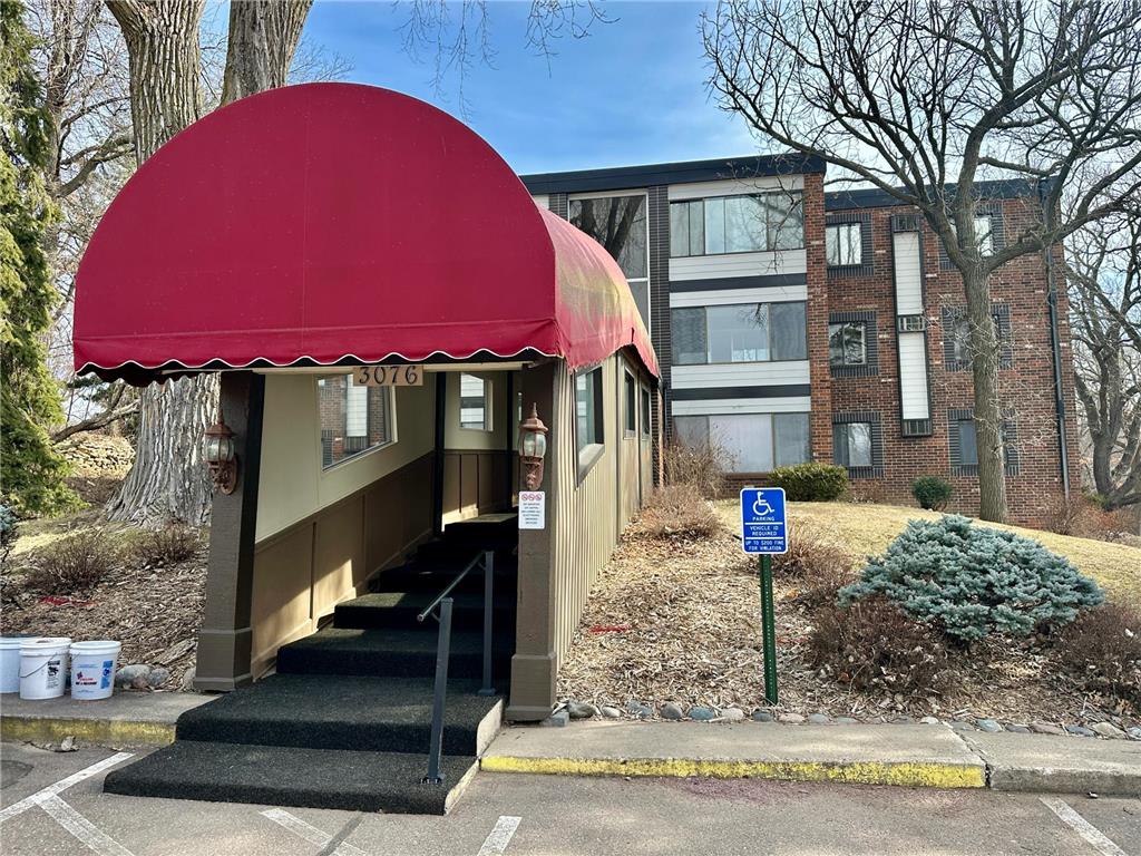 3076 Lexington Avenue N #B2 Roseville MN 55113 - Josephine 6497925 image1