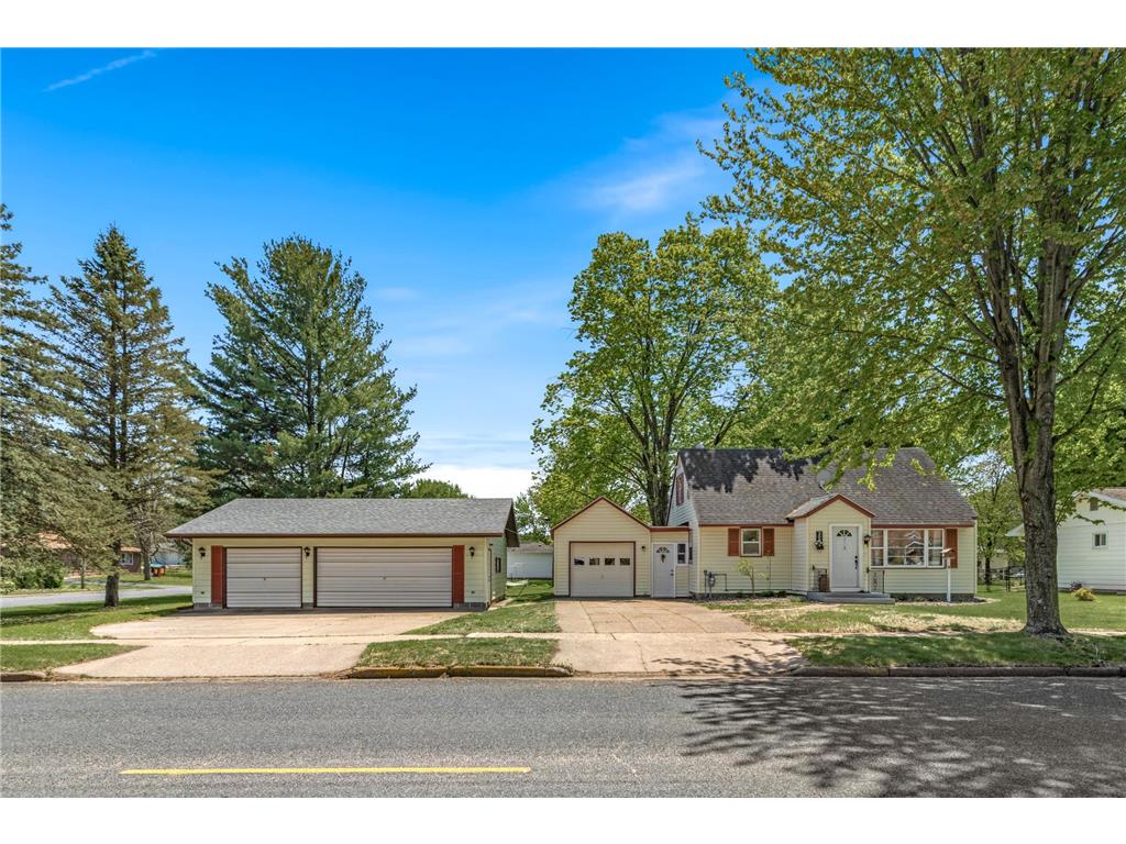308 20th Avenue W Menomonie WI 54751 7077306 image1