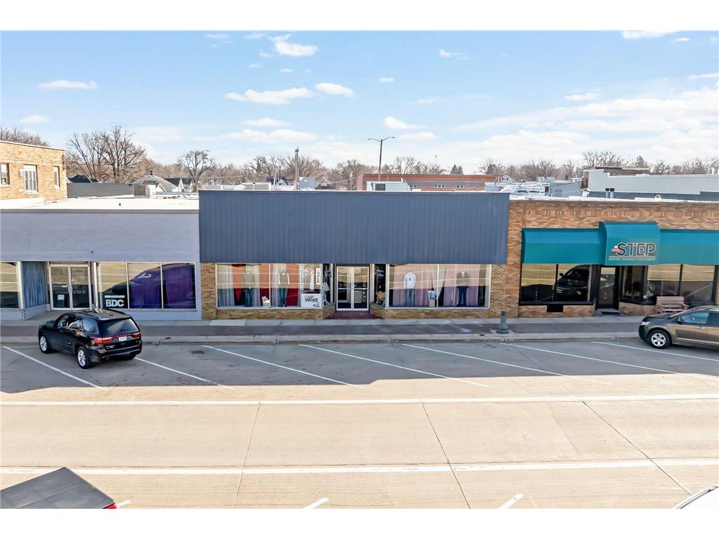 308 Downtown Plaza Fairmont MN 56031 7034292 image1