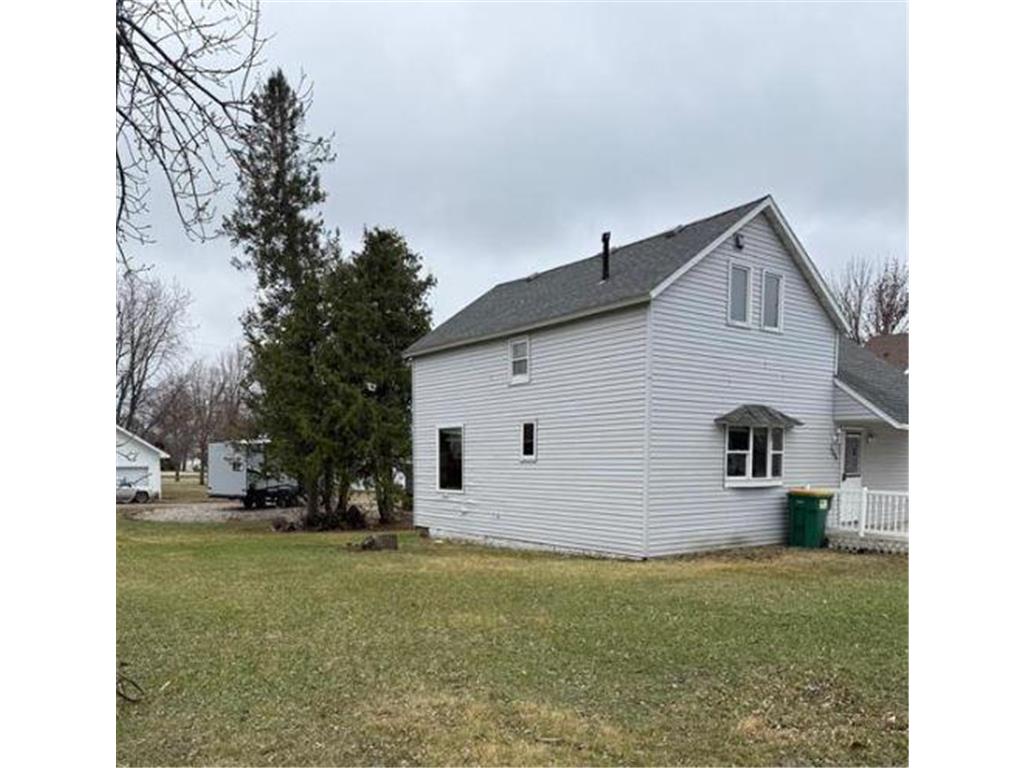 308 W 3rd Street Argyle MN 56713 7069901 image3