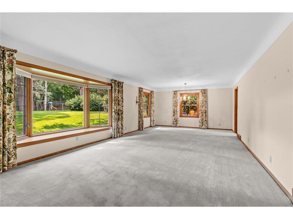 3081 Chatsworth Street N Roseville MN 55113 7027086 image13