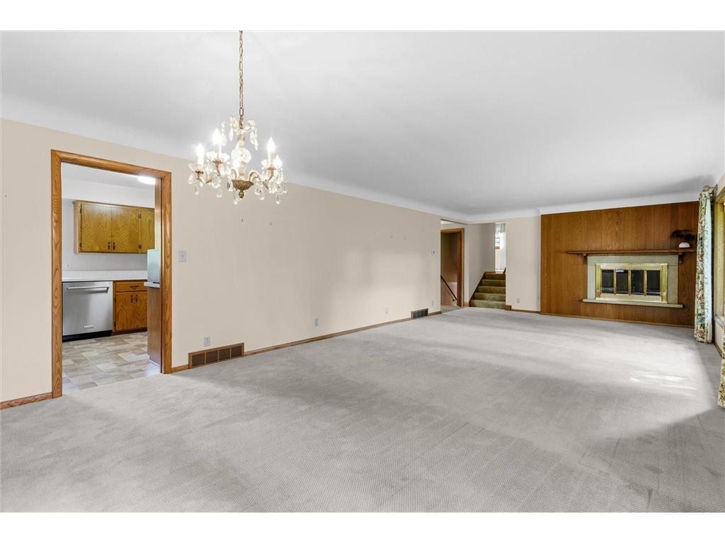 3081 Chatsworth Street N Roseville MN 55113 7027086 image14