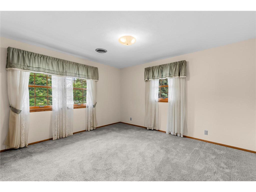 3081 Chatsworth Street N Roseville MN 55113 7027086 image16