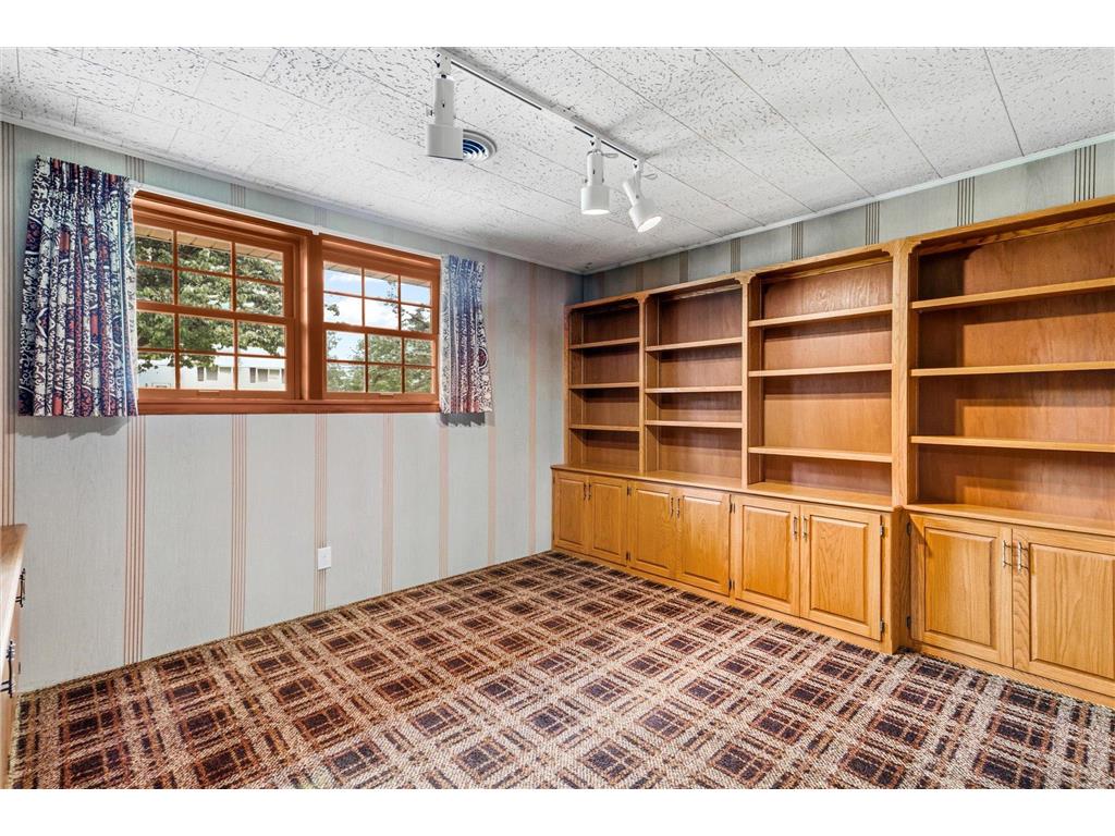 3081 Chatsworth Street N Roseville MN 55113 7027086 image23
