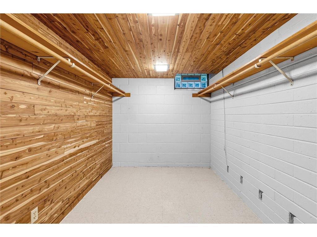 3081 Chatsworth Street N Roseville MN 55113 7027086 image27