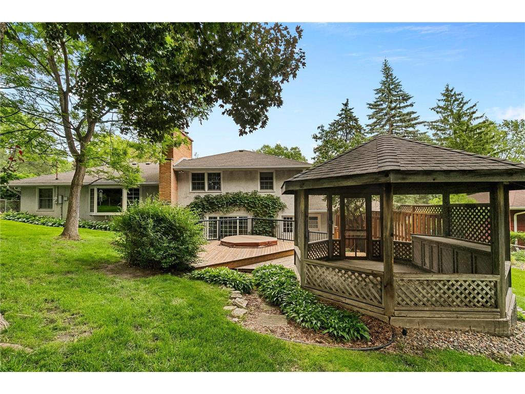 3081 Chatsworth Street N Roseville MN 55113 7027086 image3