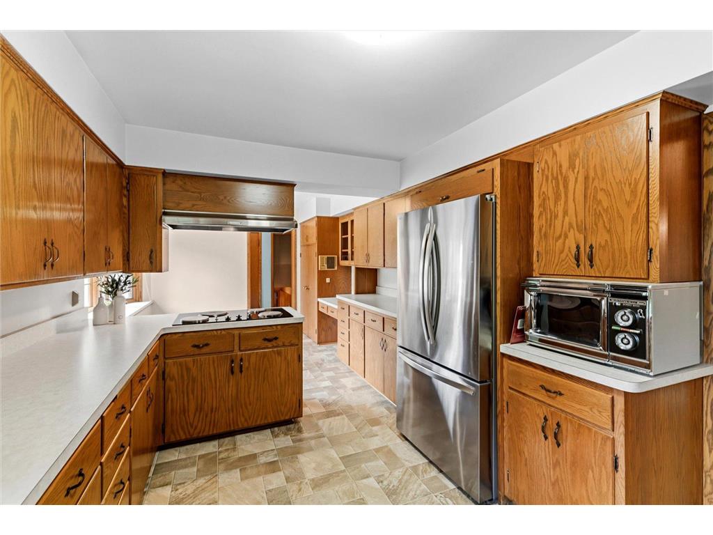 3081 Chatsworth Street N Roseville MN 55113 7027086 image4