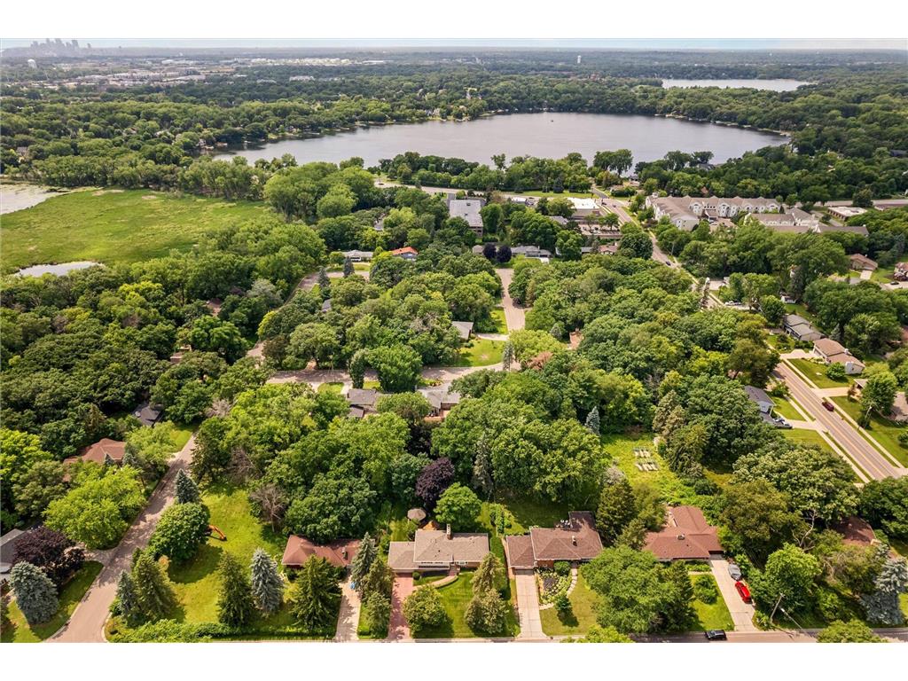 3081 Chatsworth Street N Roseville MN 55113 7027086 image40