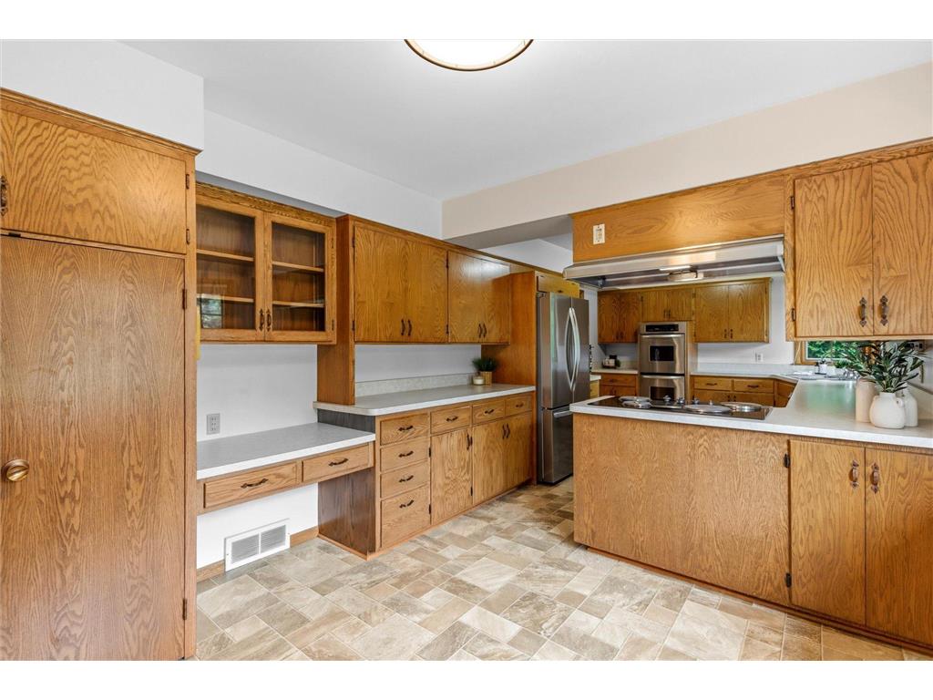 3081 Chatsworth Street N Roseville MN 55113 7027086 image8