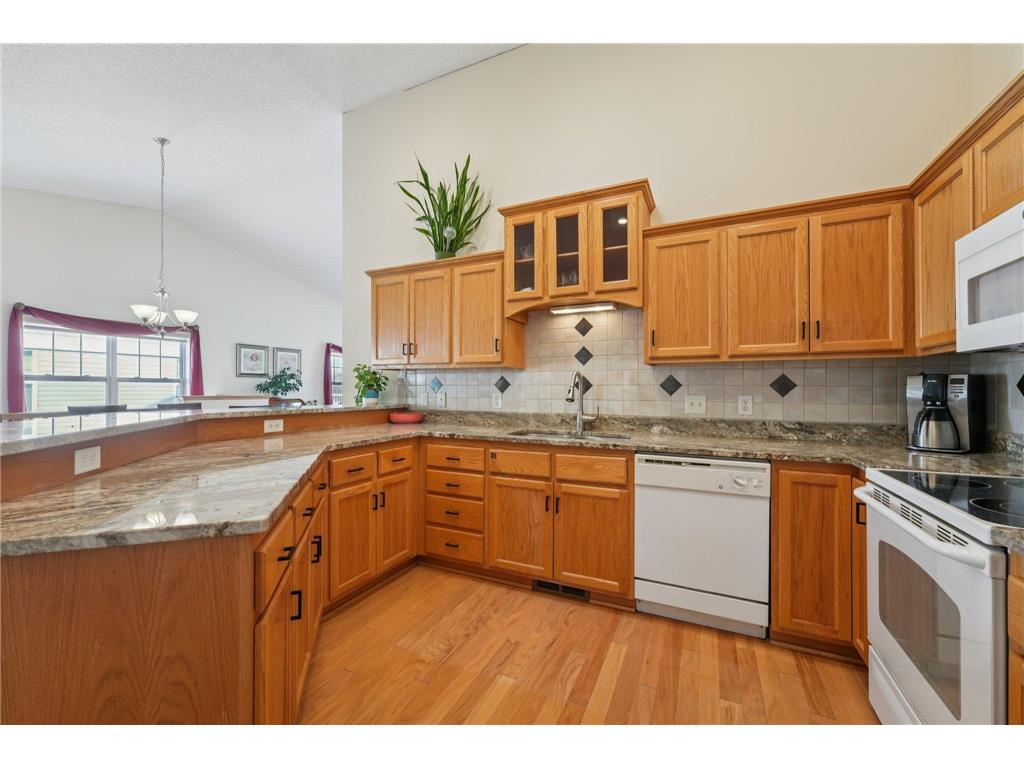 3084 Chisholm Court N Maplewood MN 55109 7012966 image11