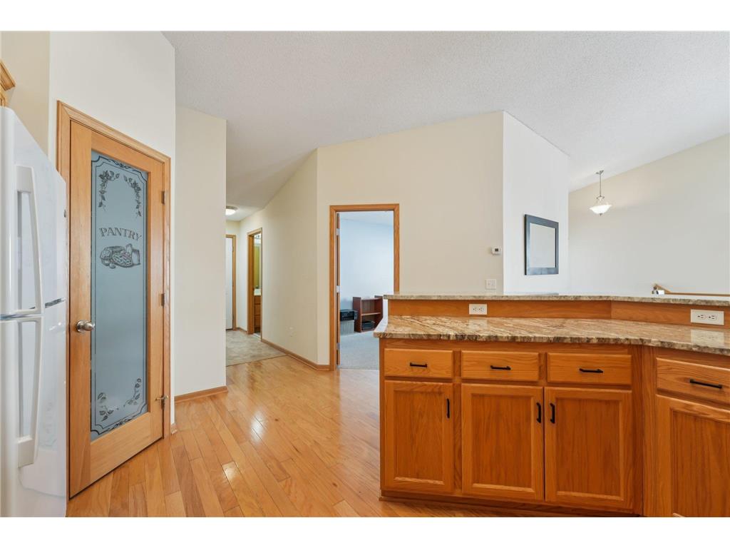 3084 Chisholm Court N Maplewood MN 55109 7012966 image12