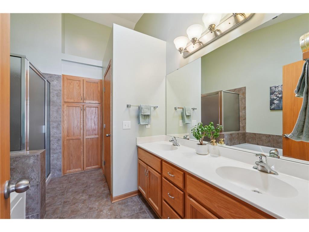 3084 Chisholm Court N Maplewood MN 55109 7012966 image19