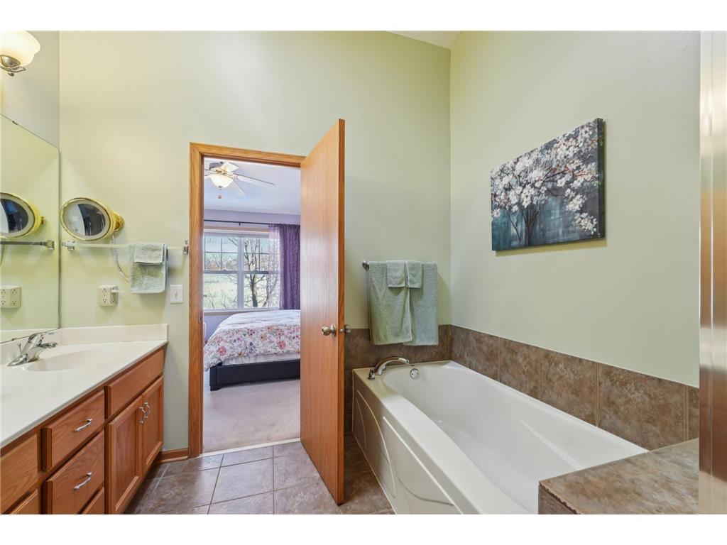 3084 Chisholm Court N Maplewood MN 55109 7012966 image21