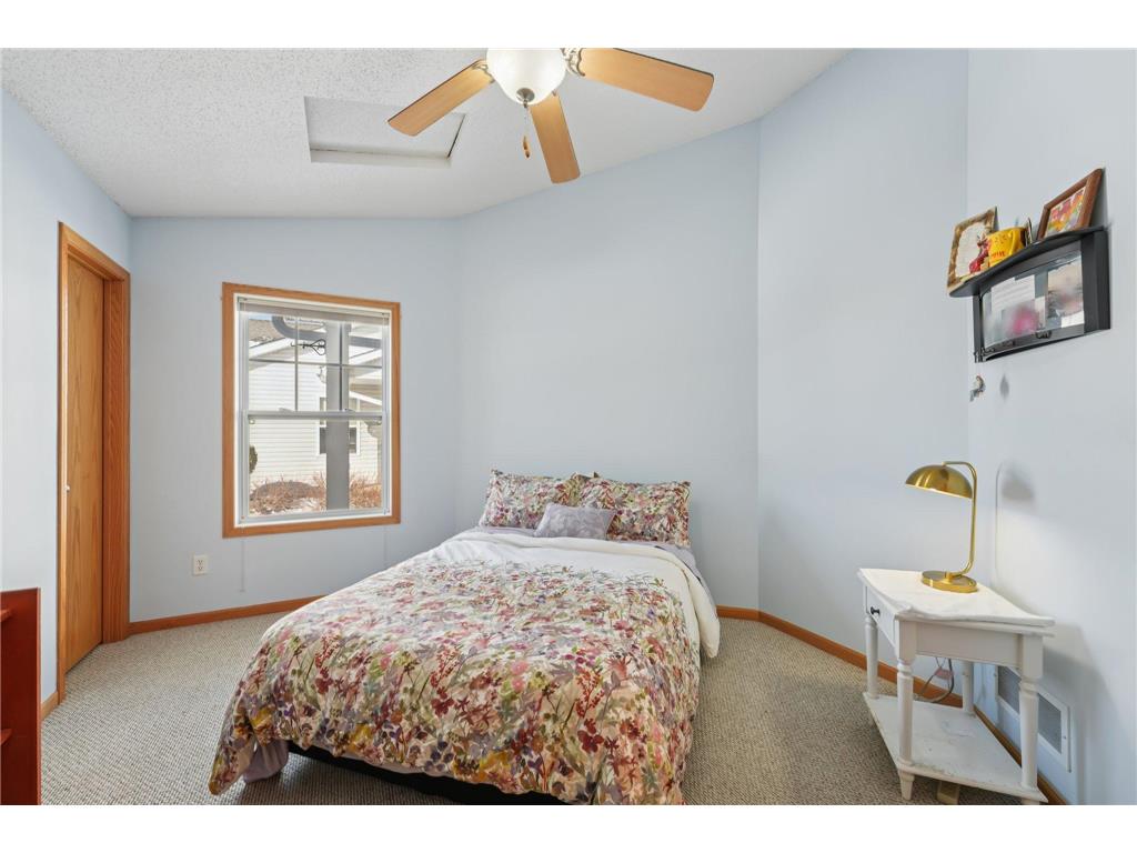 3084 Chisholm Court N Maplewood MN 55109 7012966 image23