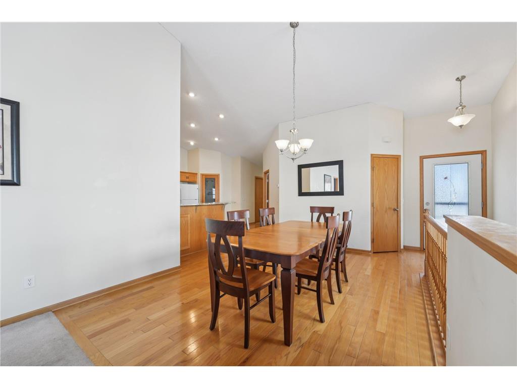 3084 Chisholm Court N Maplewood MN 55109 7012966 image8