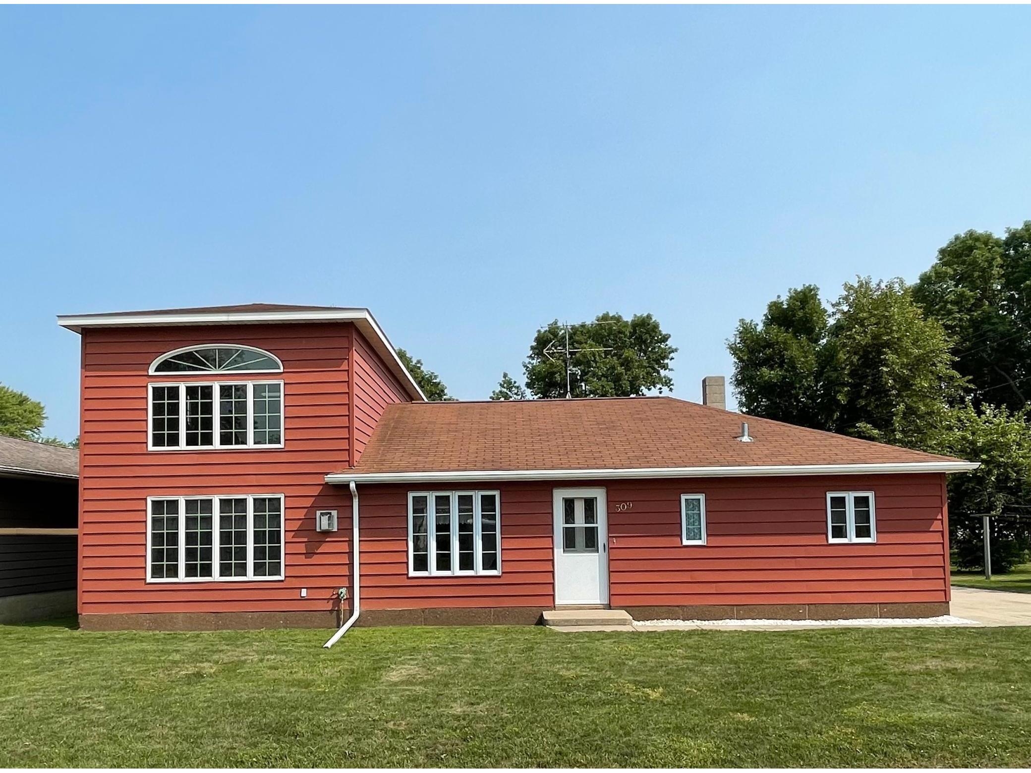 309 Blue Street W, Comfrey, MN, 56019 MLS 6028535 Edina Realty