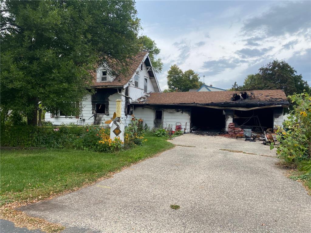 309 Central Avenue S Geneva MN 56035 6309477 image1