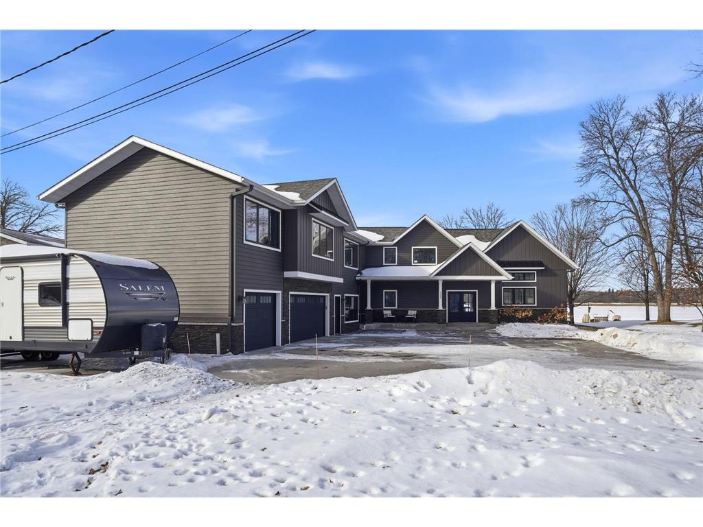 309 Chinook Avenue SW Avon MN 56310 - Middle Spunk 7007140 image1