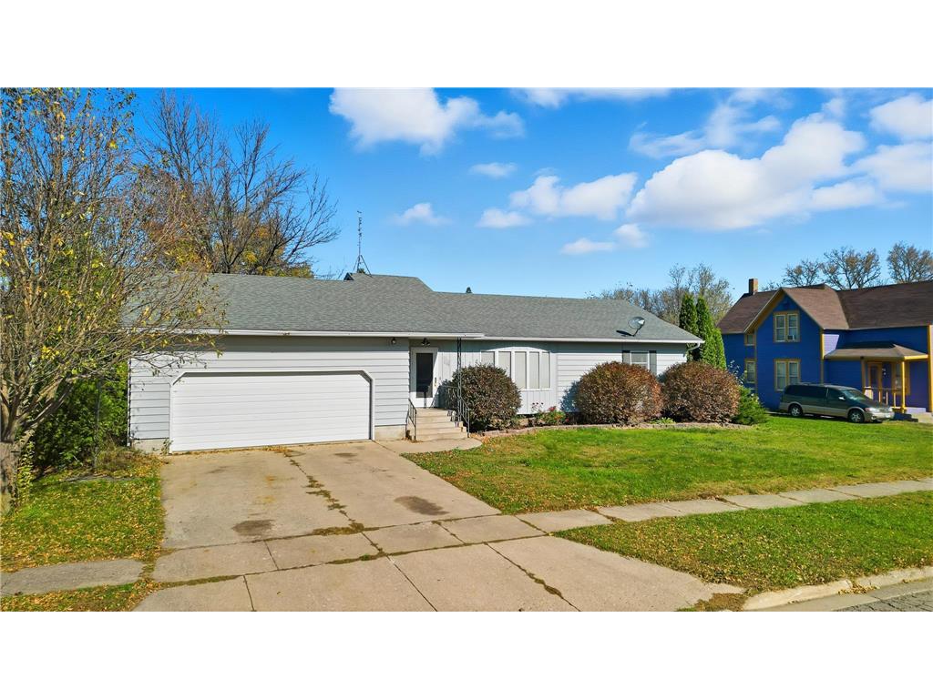 309 E Iowa Street Elmore MN 56027 6809719 image2