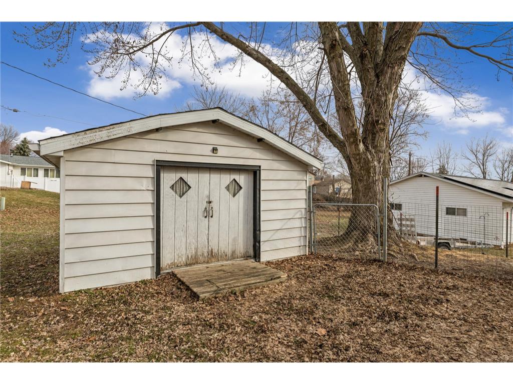 309 E Lincoln Street Caledonia MN 55921 7028758 image25