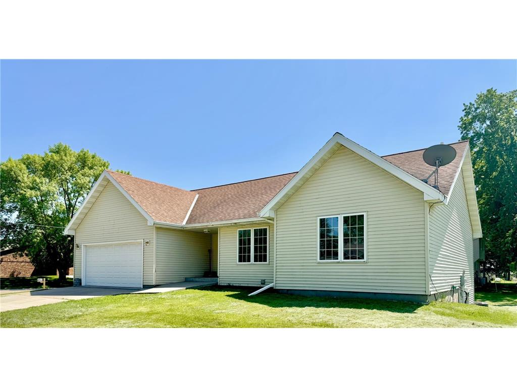 309 Iowa Avenue Hoffman MN 56339 7081534 image1