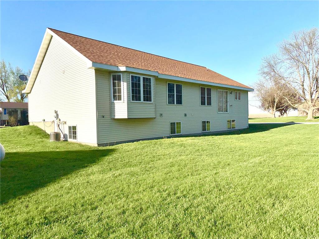 309 Iowa Avenue Hoffman MN 56339 7081534 image2