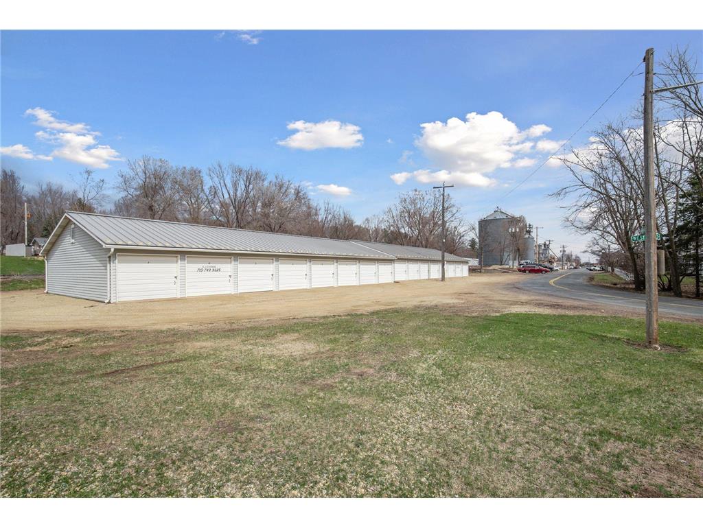 309 W Main Street Roberts WI 54023 7047189 image1