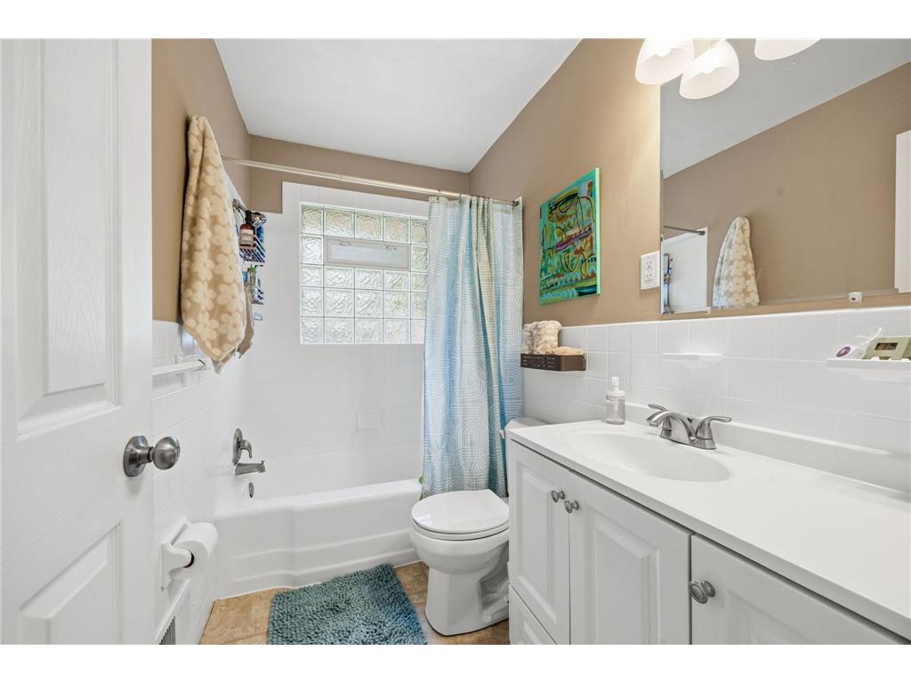 309 Washington Avenue S Edina MN 55343 7070693 image11