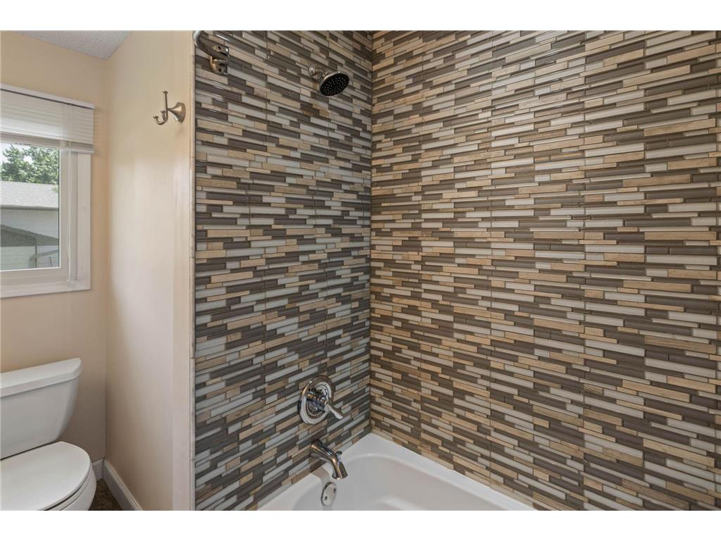 3098 Evelyn Street Roseville MN 55113 7081078 image16