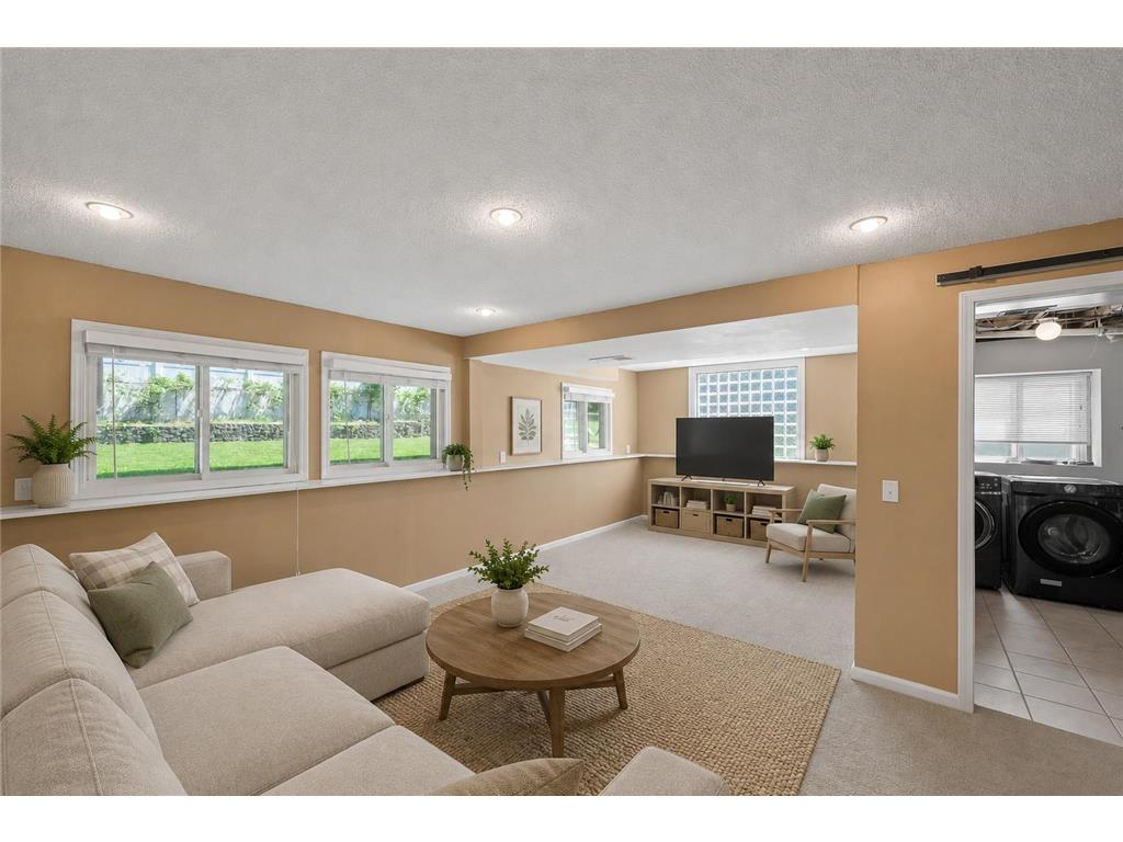 3098 Evelyn Street Roseville MN 55113 7081078 image18